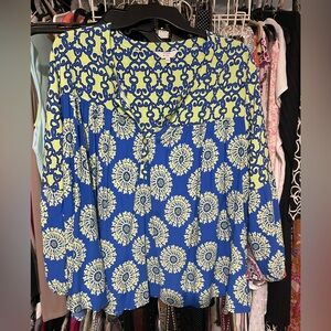 Crown & Ivy casual Too size L